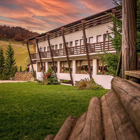 Casa Muntelui Hotel Fundata Ngoại thất bức ảnh
