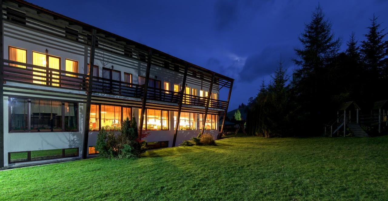 Casa Muntelui Hotel Fundata Ngoại thất bức ảnh