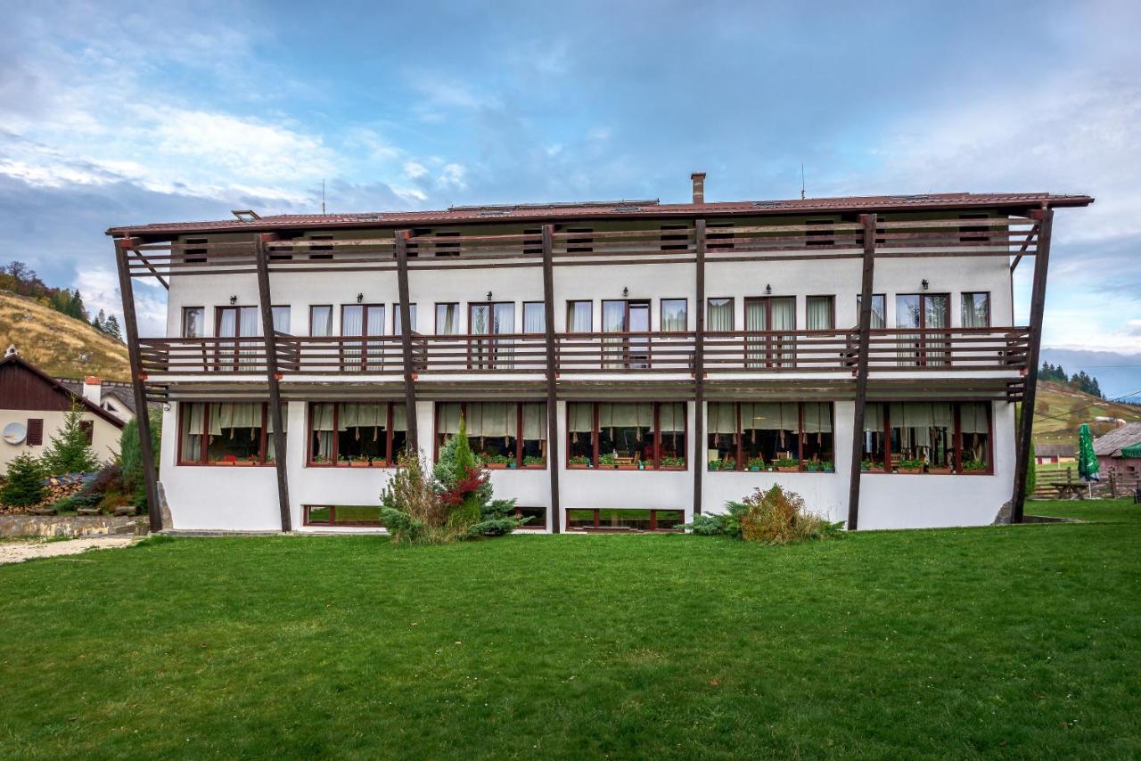 Casa Muntelui Hotel Fundata Ngoại thất bức ảnh